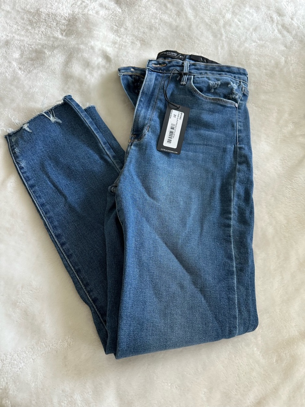 Just Black Women's Hi Rise Slim Straight Jeans Size 31 NWT